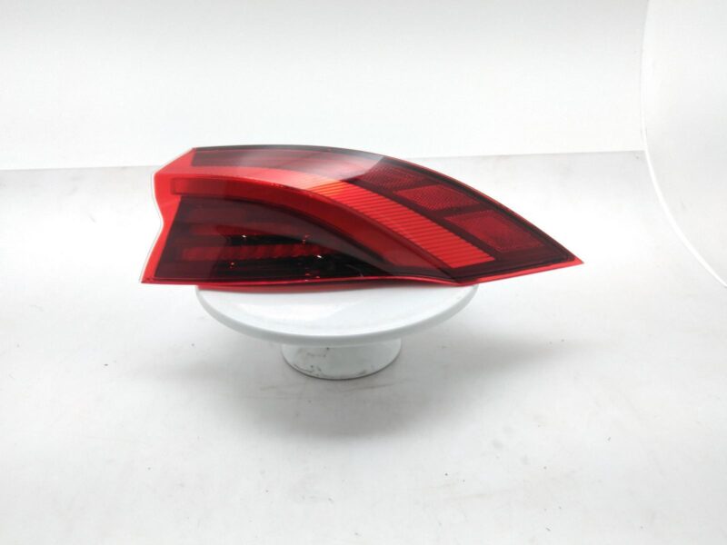 Lanterna traseira externa direita MASERATI GRECALE 670157329