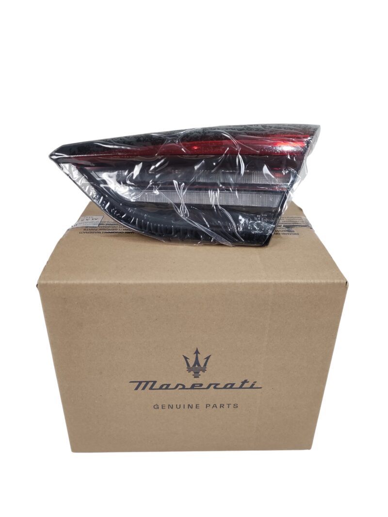 Lanterna Traseira Interior Direita (Preto) Maserati Quattroporte 670154540